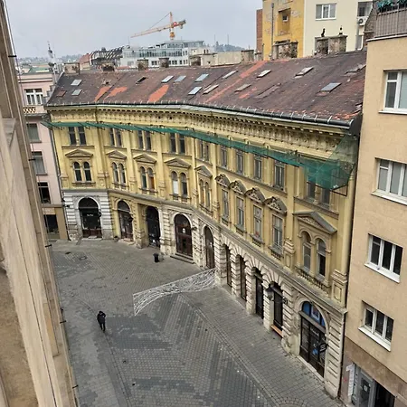 Gate Old Town With Parking Appartement Bratislava