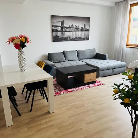 Gate Old Town With Parking Appartement Bratislava